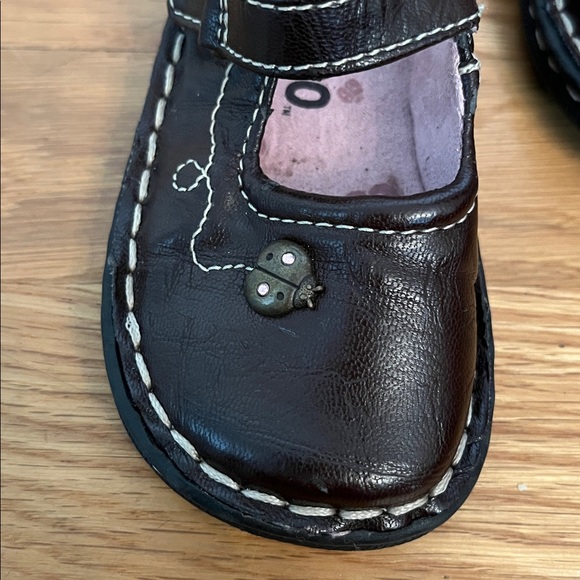 Brown Leather Mary Jane Shoes with ladybug detail - Picture 3 of 5